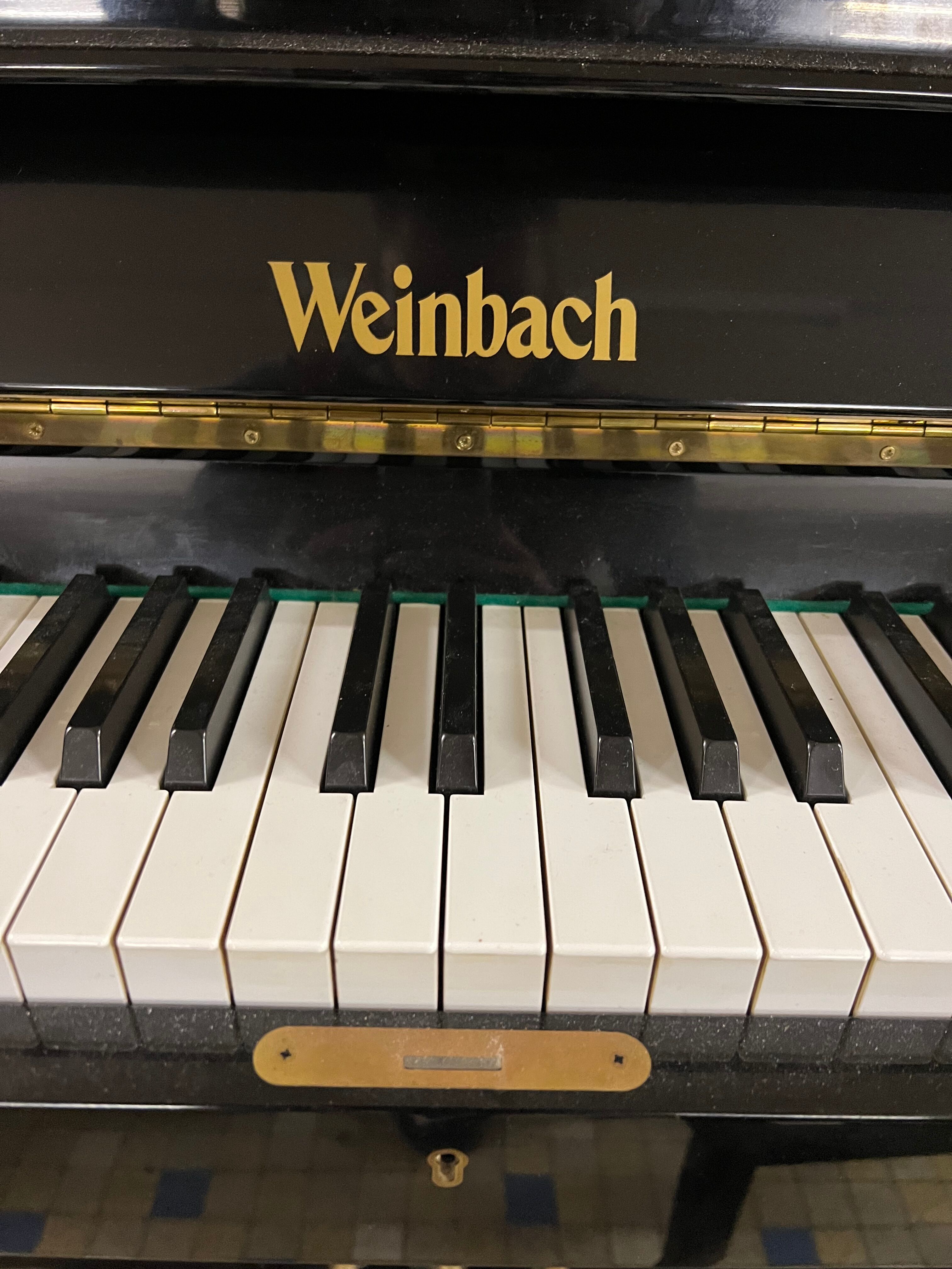 Piano Weinbach 114