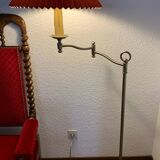Floor lamp with articulated arm