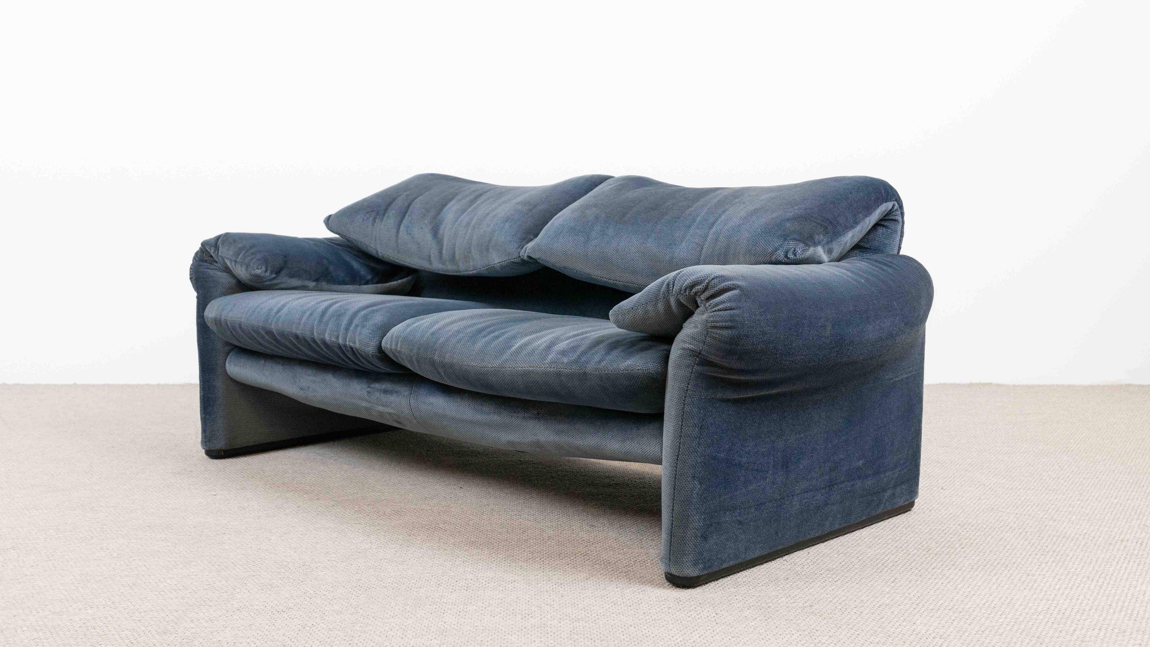 Maralunga Sofa by Vico Magistretti for Cassina, 1980s