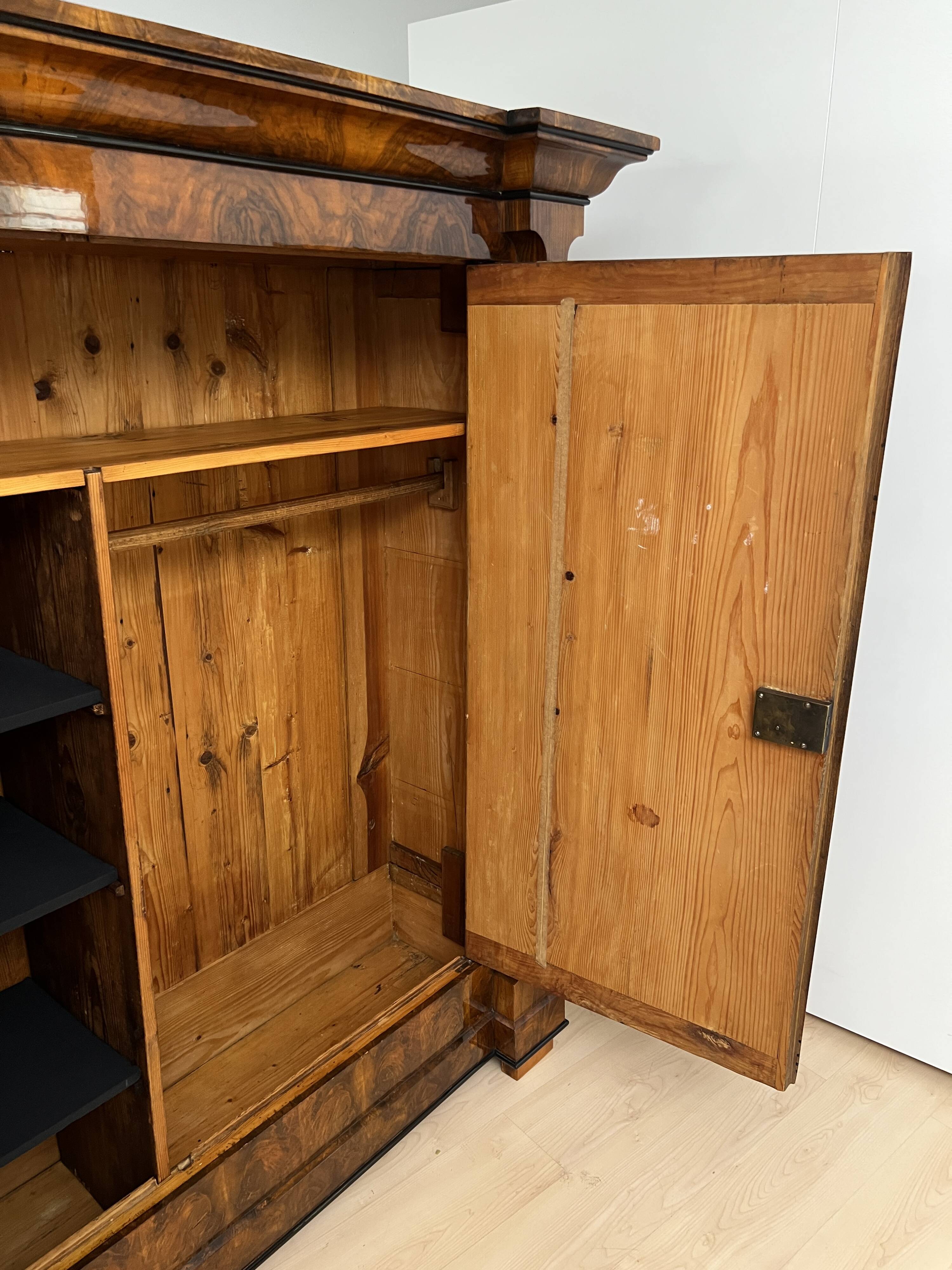 Biedermeier Wardrobe, Walnut Veneer, South Germany circa 1820