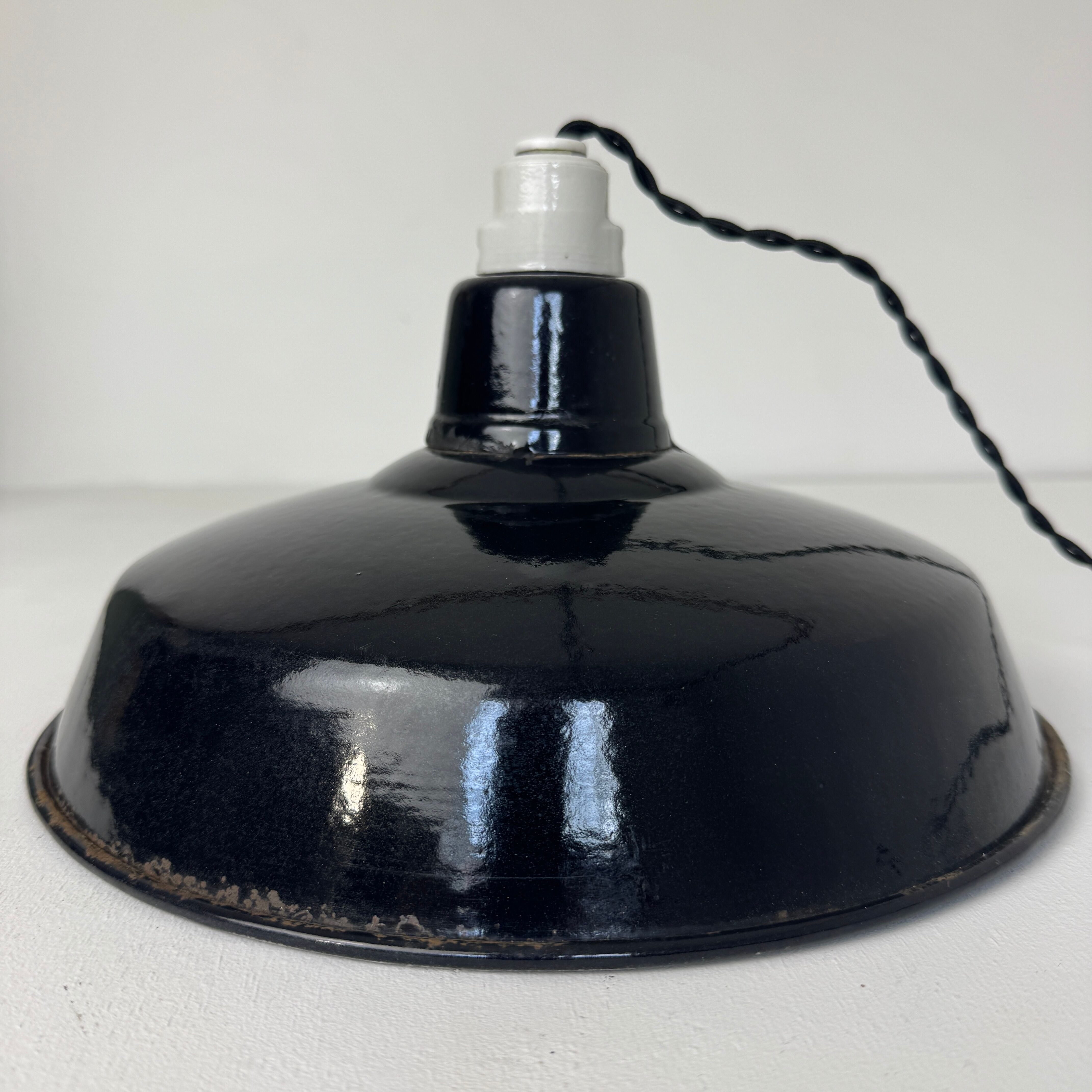 Old enamelled workshop suspension