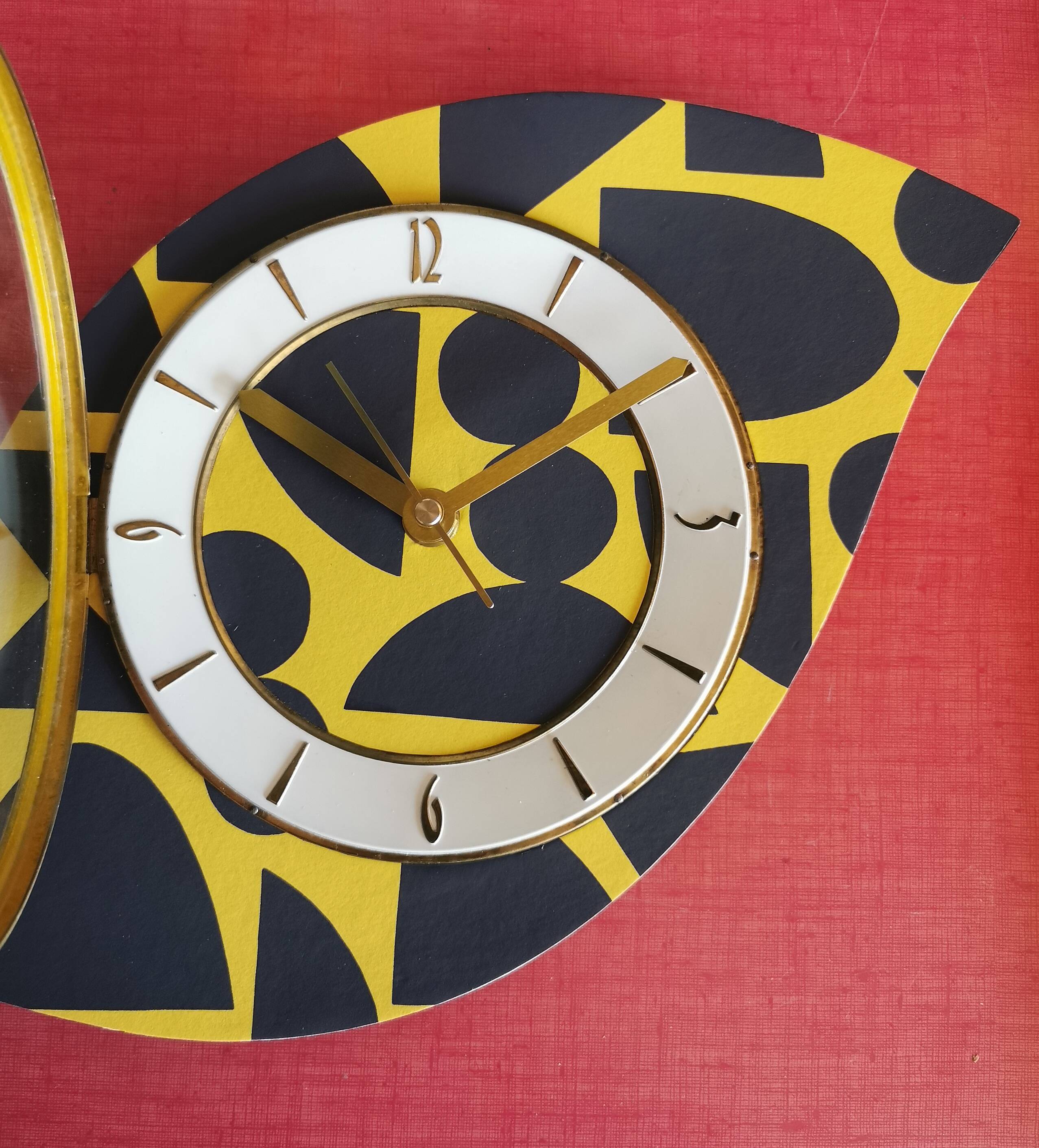 Vintage silent wall clock pendulum 60s "Anthracite yellow"