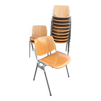 Set of 12 G. Piretti chairs for Castelli.
