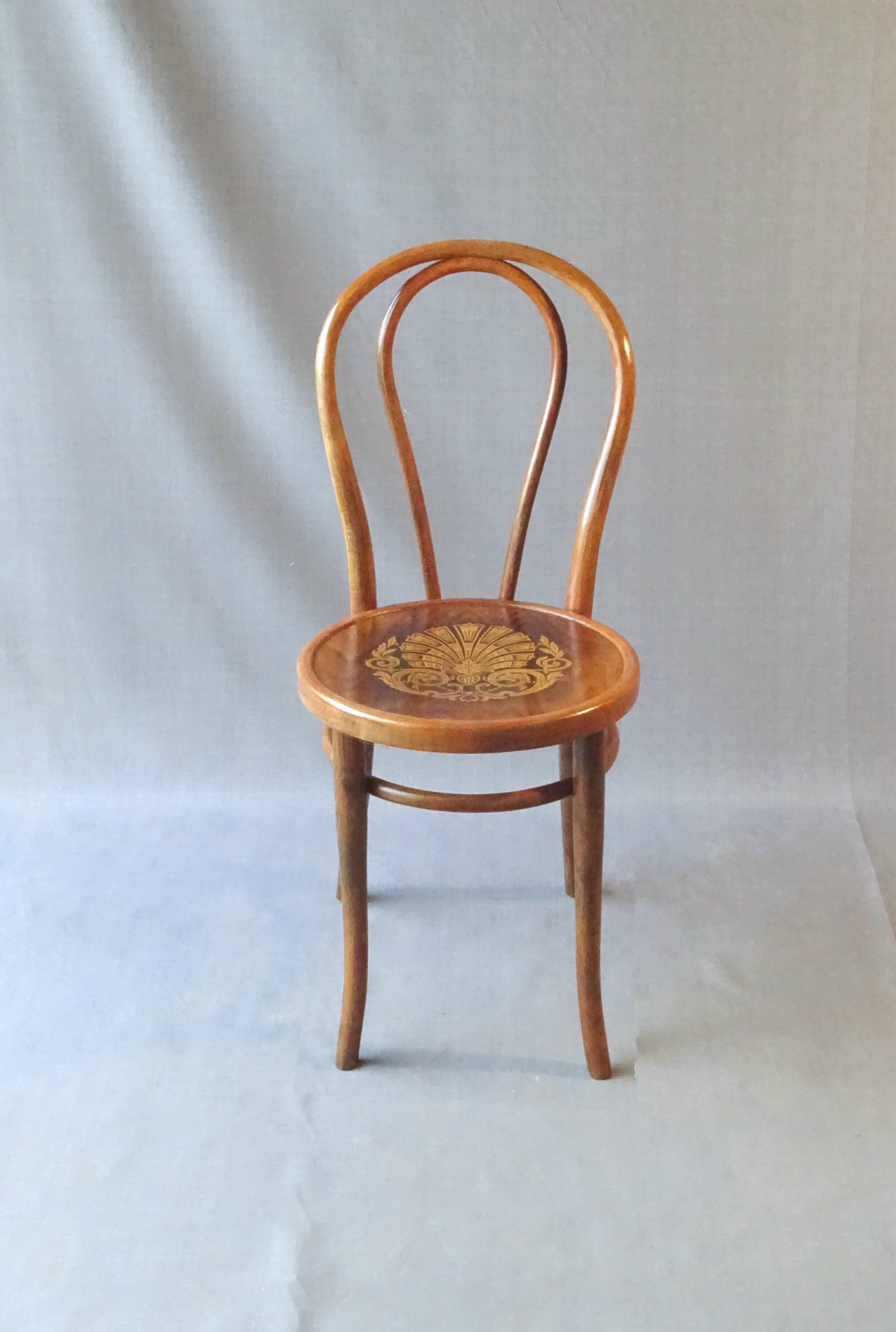 Thonet bistro chair N°18 art nouveau wood seat, production 1925