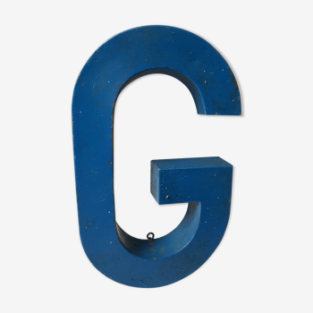 Ancienne lettre g en zinc bleu