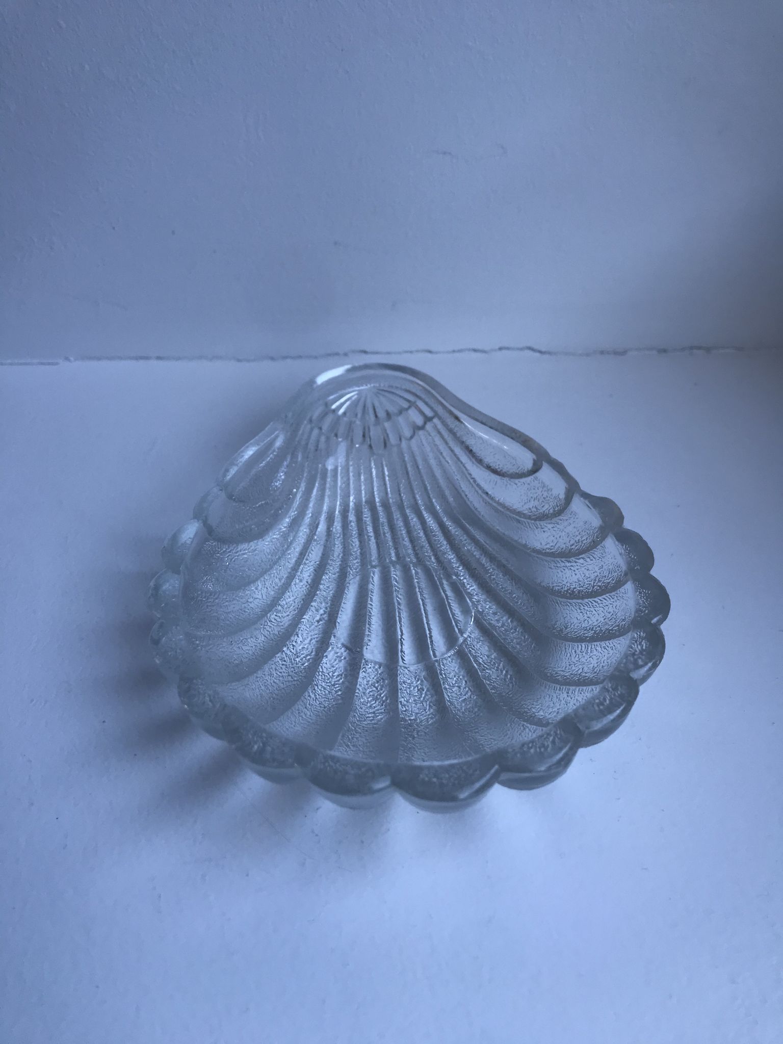 Vide-poche coquillage en verre années 70