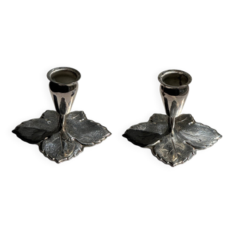 Paire de petits bougeoirs feuille argenté