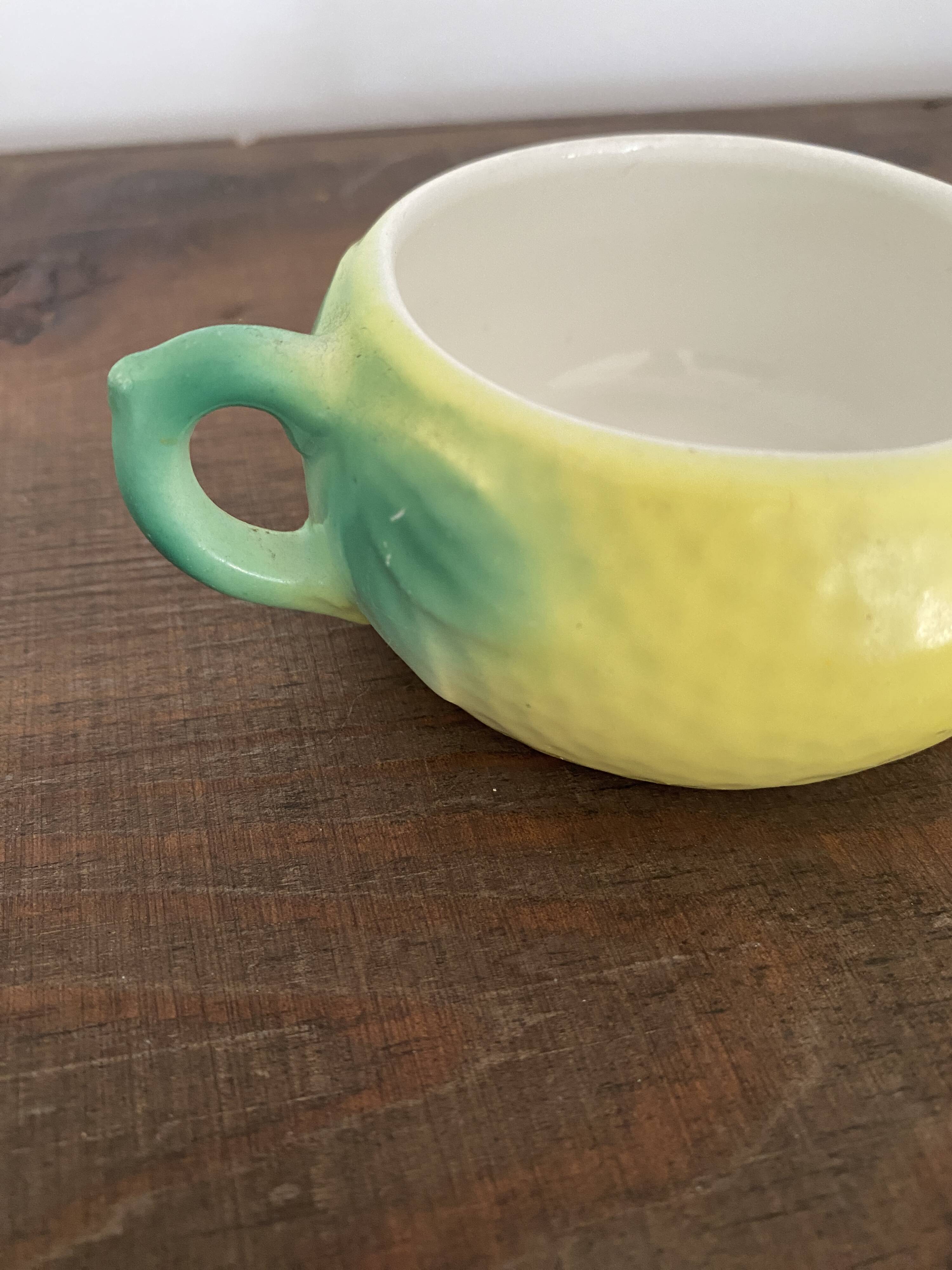 Citrus press, lemon squeezer lemon shape vintage 20s
