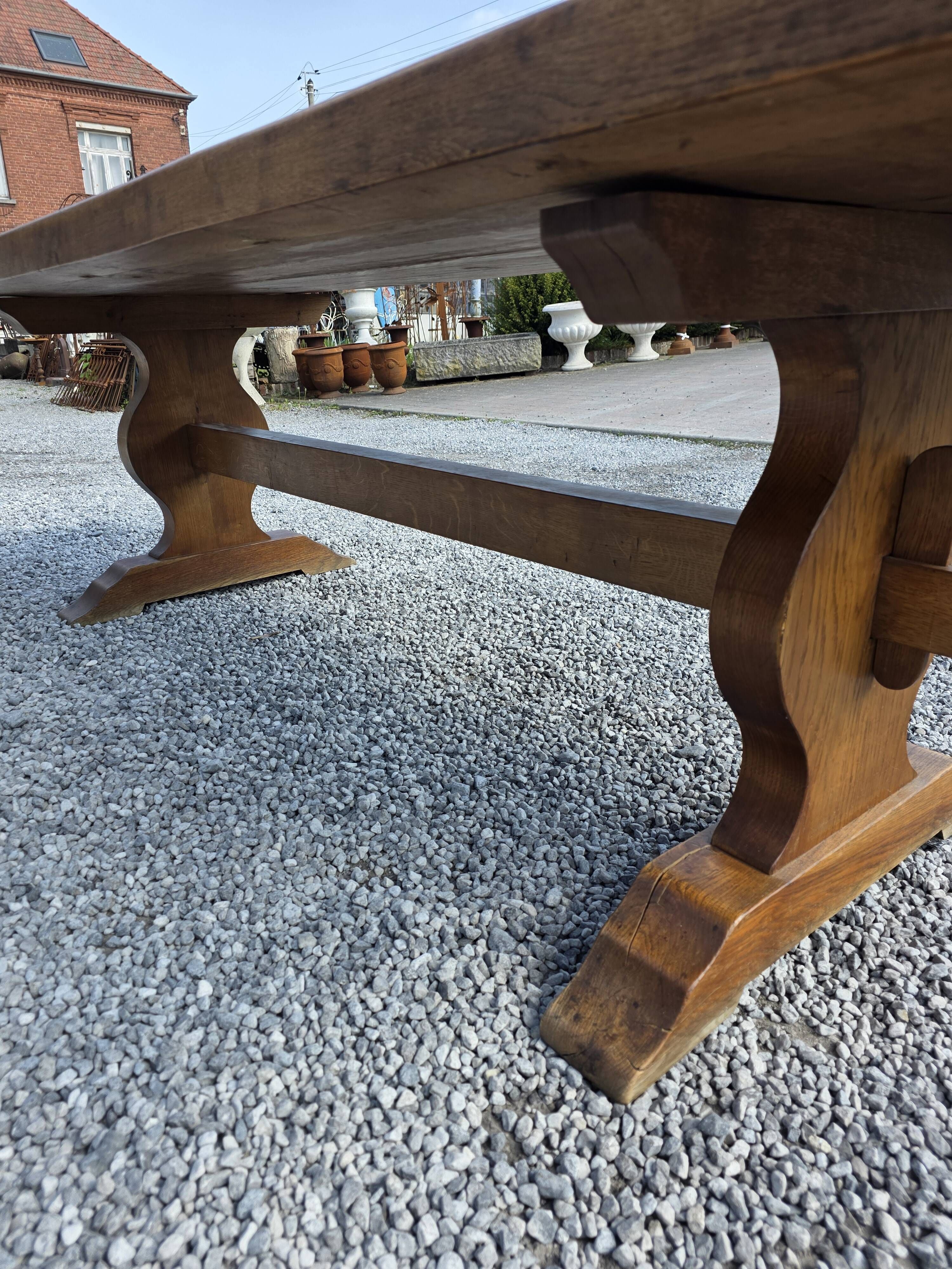 Table monastère en chêne massif,  243cm de L