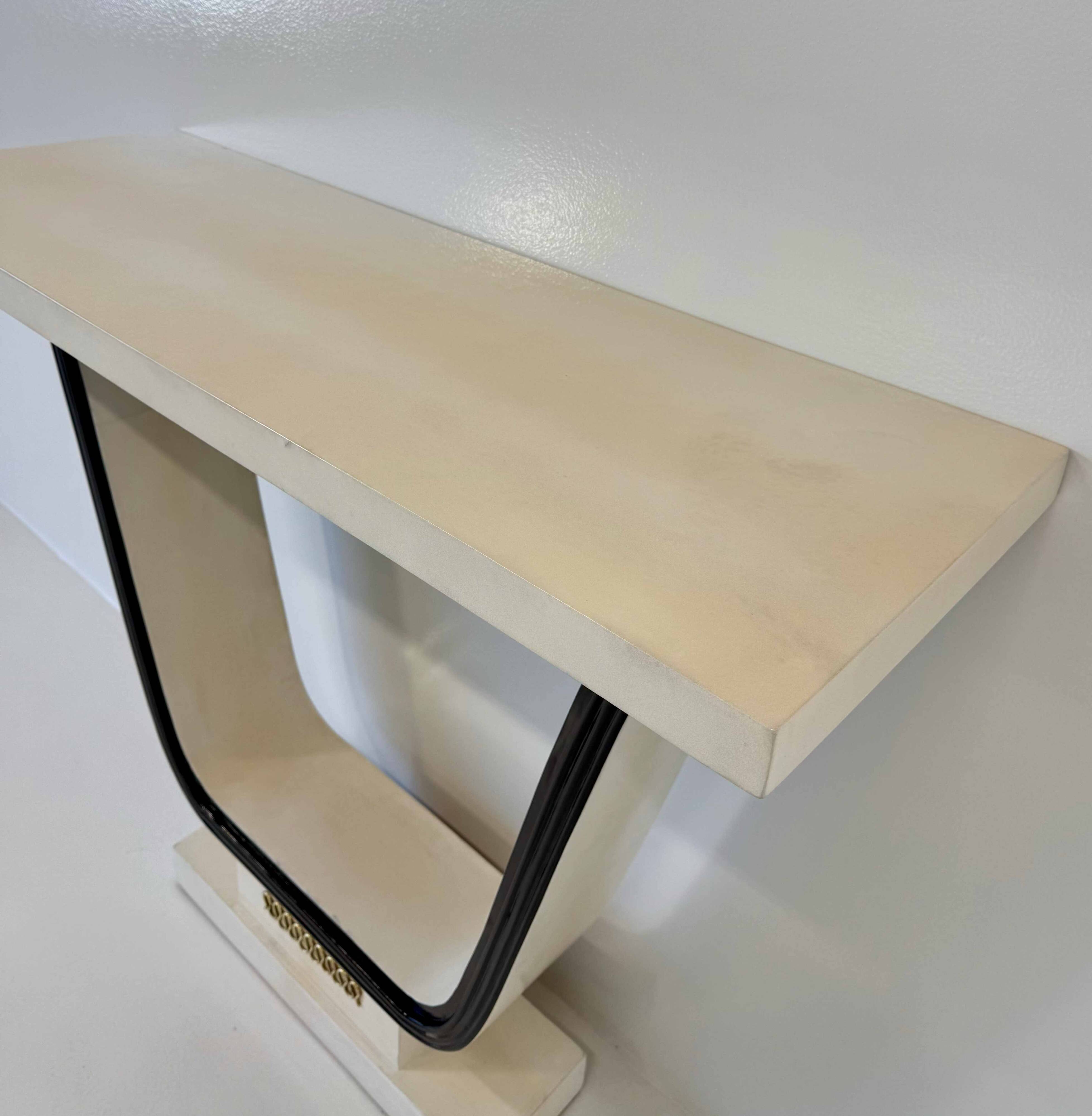 Elegant Italian Art Deco Console from the late 1940s, attributed to Osvaldo Borsani