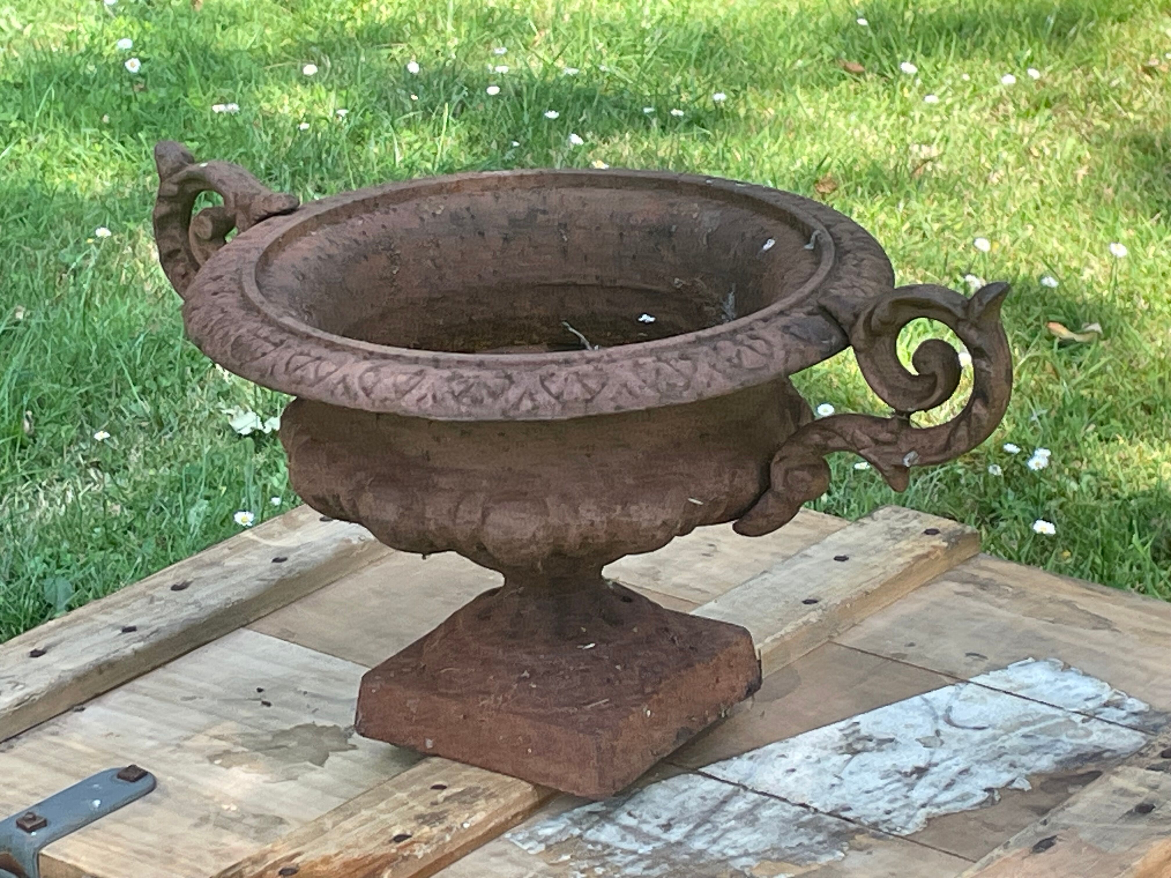 Medici vase cast iron / garden or interior decoration