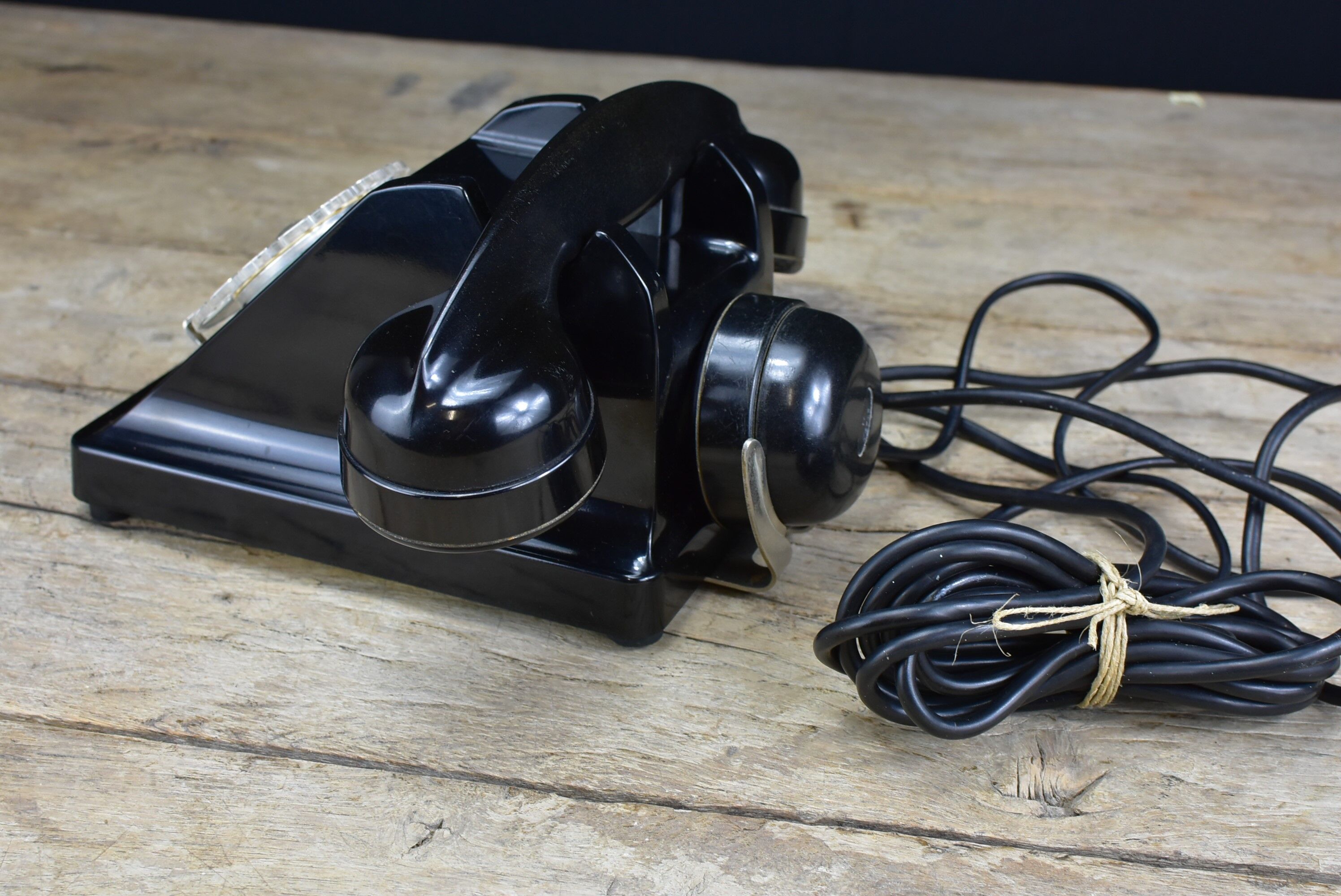 Bakelite phone black 60