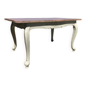 Large ivory white table