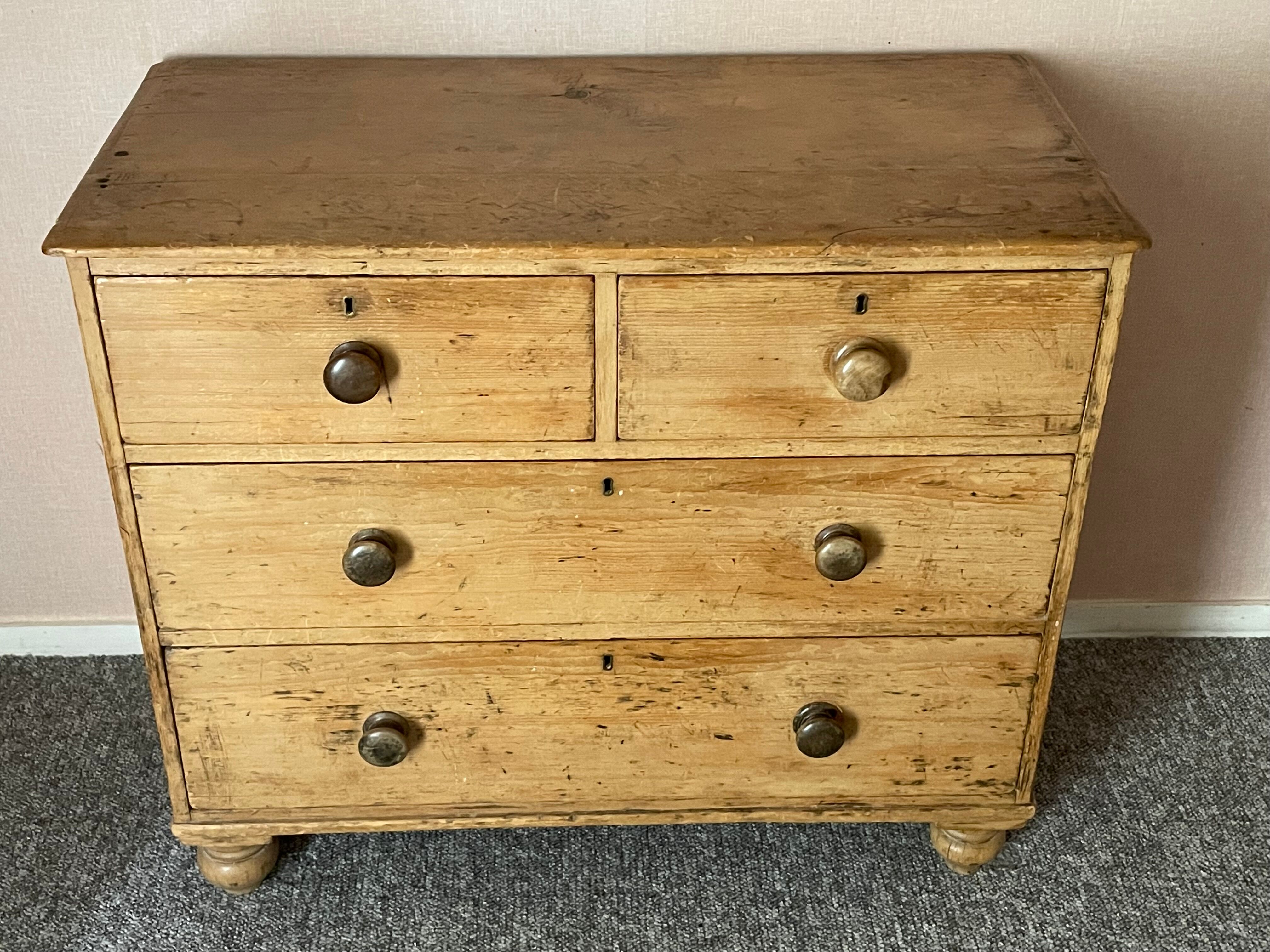 English chest of drawers made of pine wood