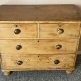English chest of drawers made of pine wood
