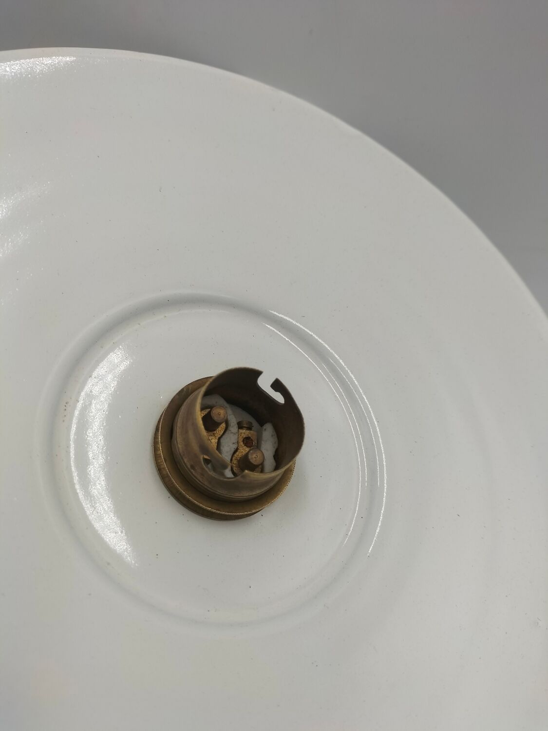 Enamelled sheet metal suspensions