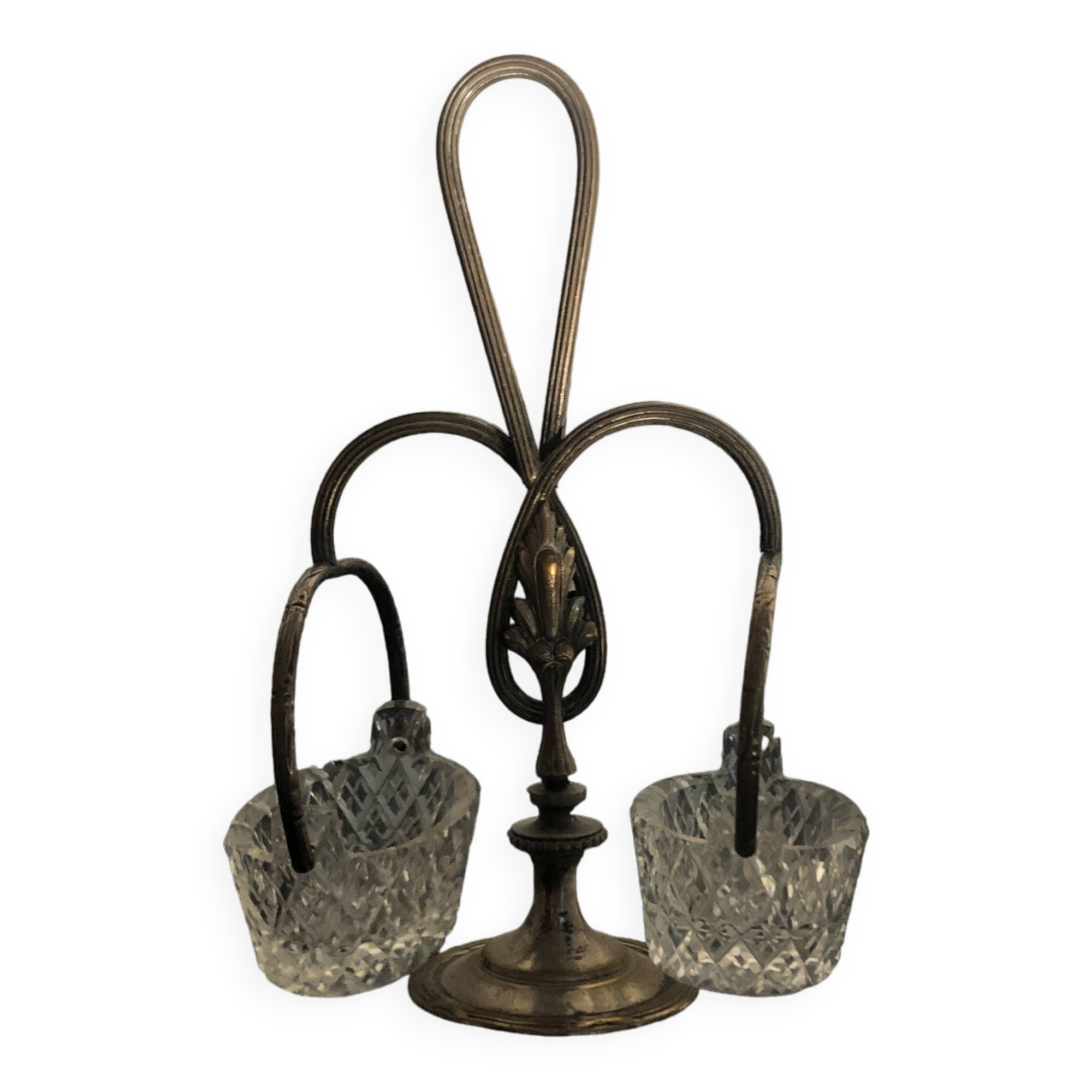 Salt and pepper shaker