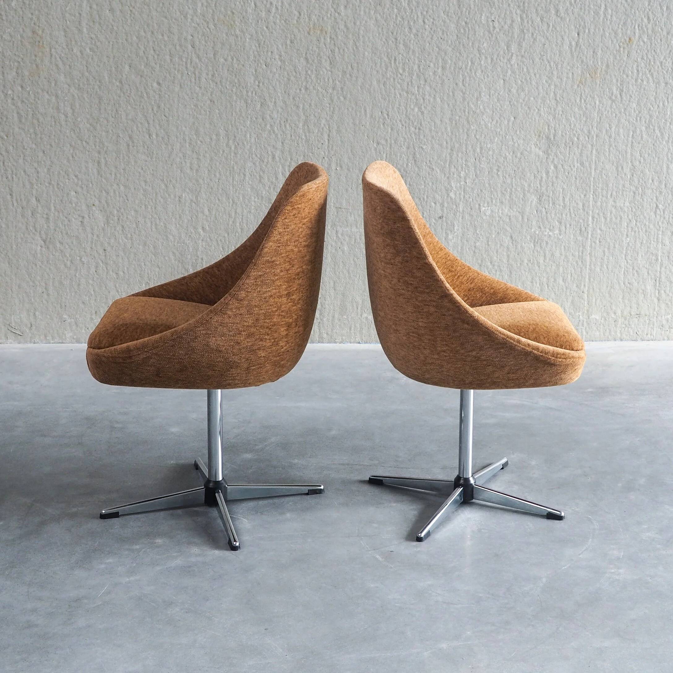 Set of 2 mid-century modern cocktail chairs