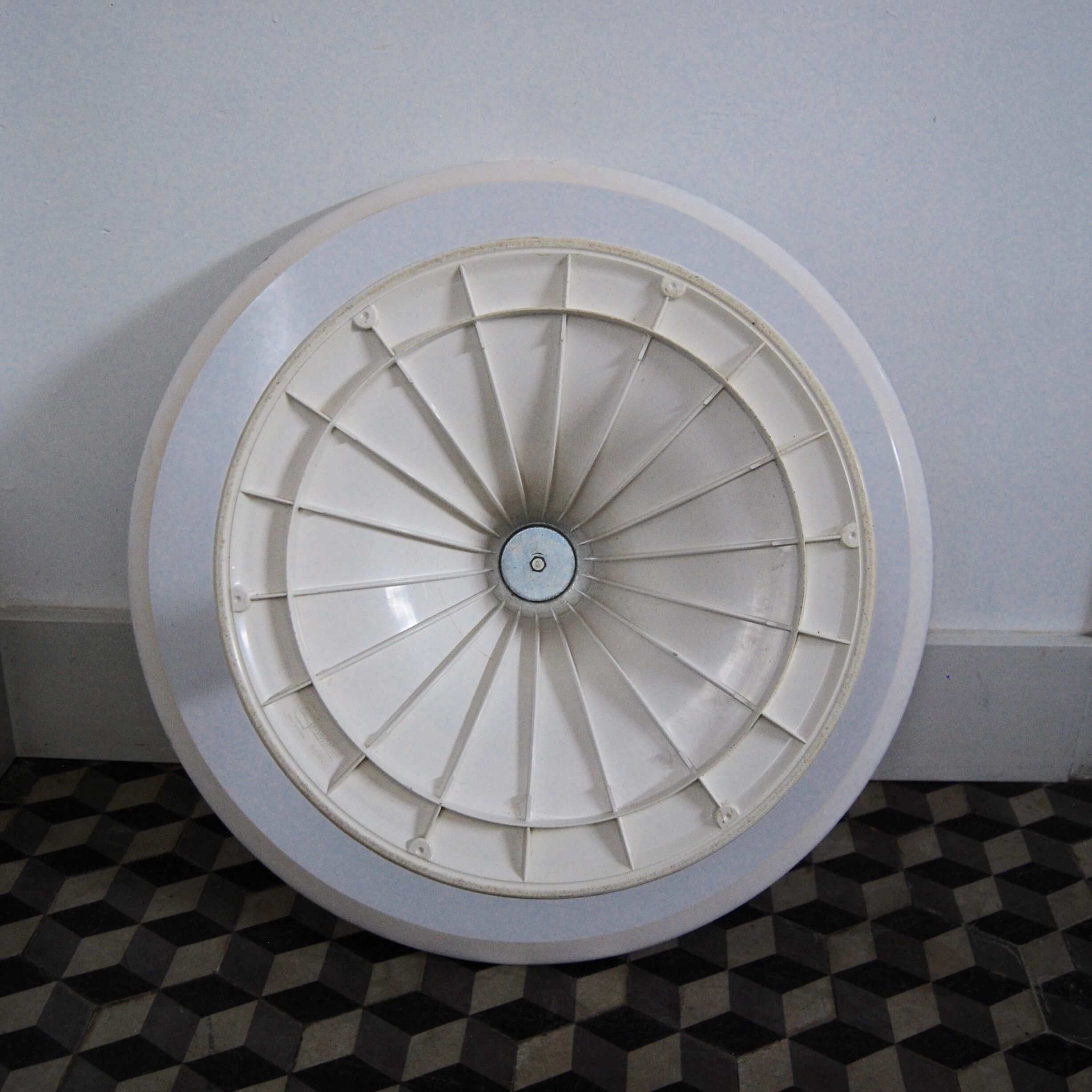 Table low foot Tulip