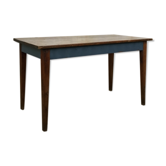 Ancienne table d’internat