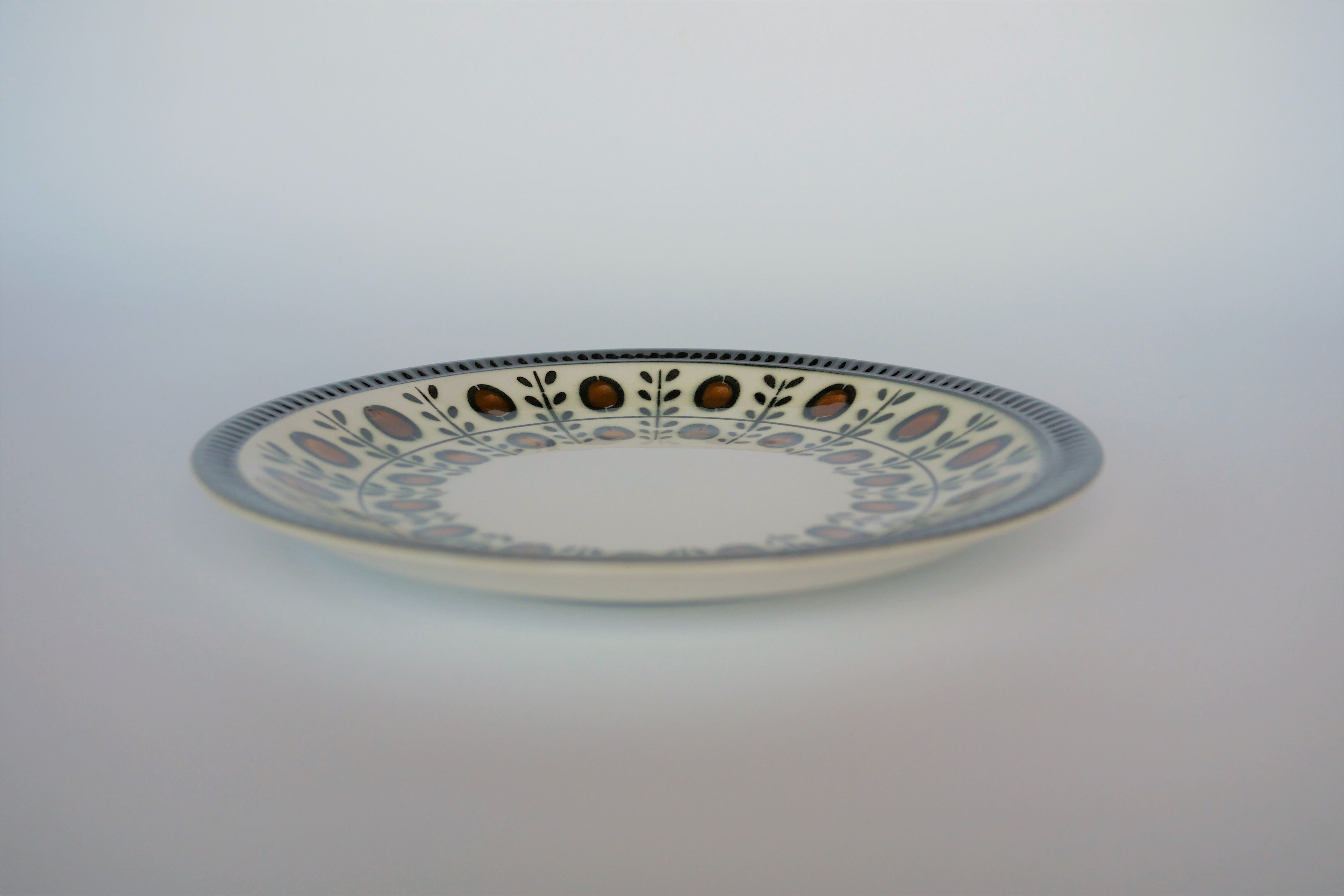 Series of 8 vintage plates edited by Boch La Louvière