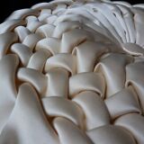 Round cushion in pleated satin fabric, diameter 39 cm