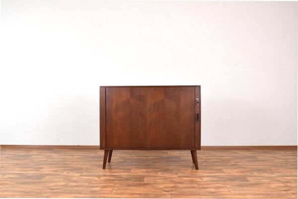 Buffet à portes tambour en teck danois des années 1960.