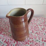 Berry sandstone pitcher
