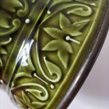 Old Sarreguemines cache-pot in Majolica style with relief decoration.