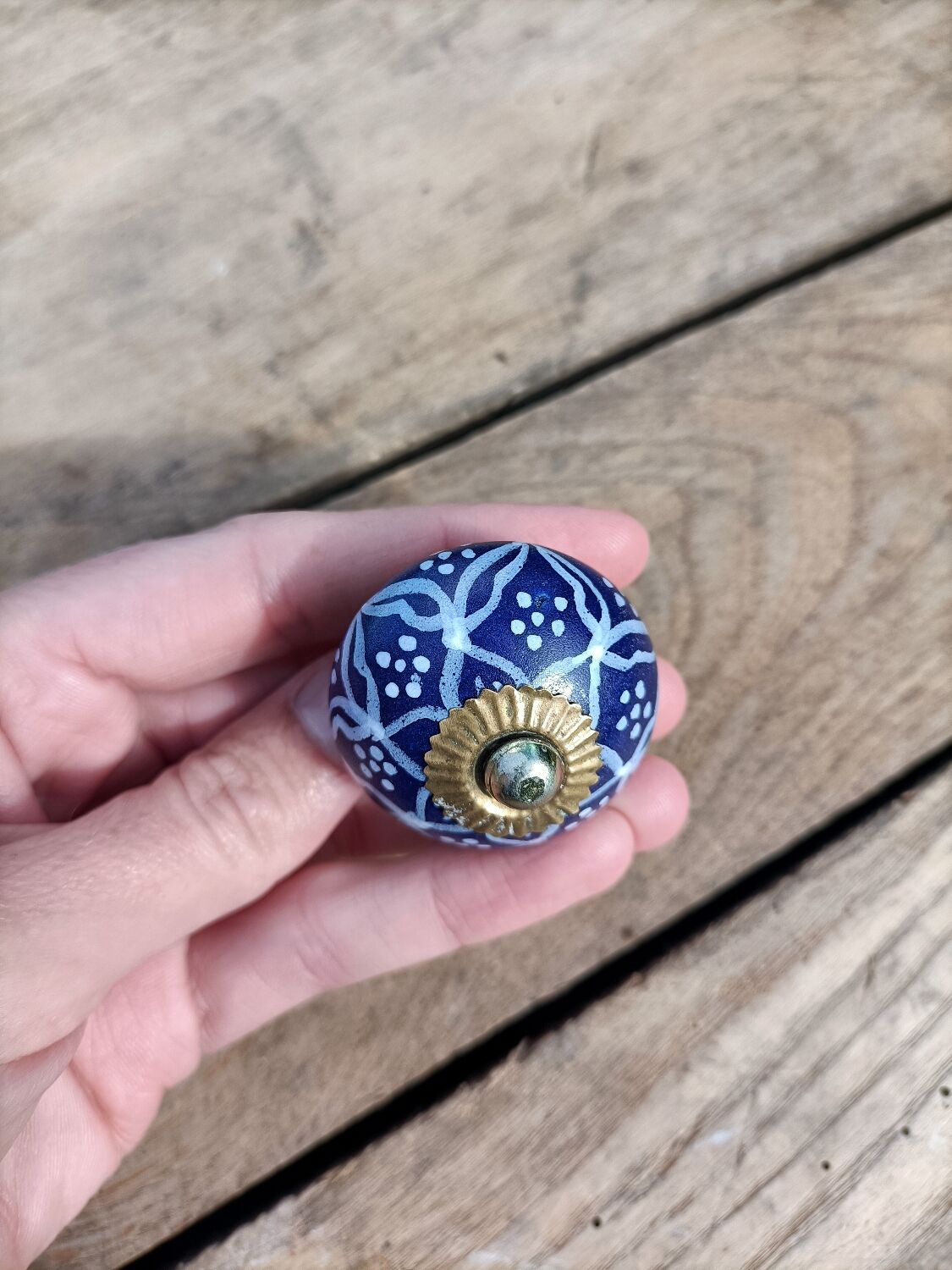 Genuine stoneware door knobs