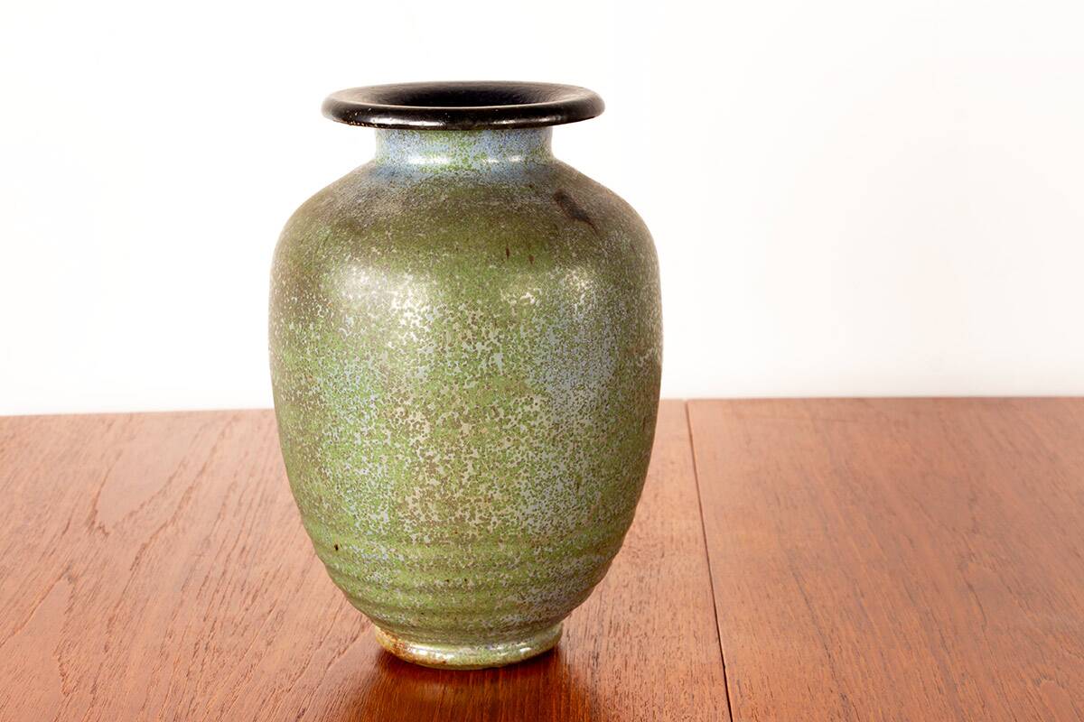 Art Deco vase, in green glazed stoneware, Roger Guérin 1930.