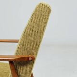Fauteuil vintage olive vert design by H.Lis
