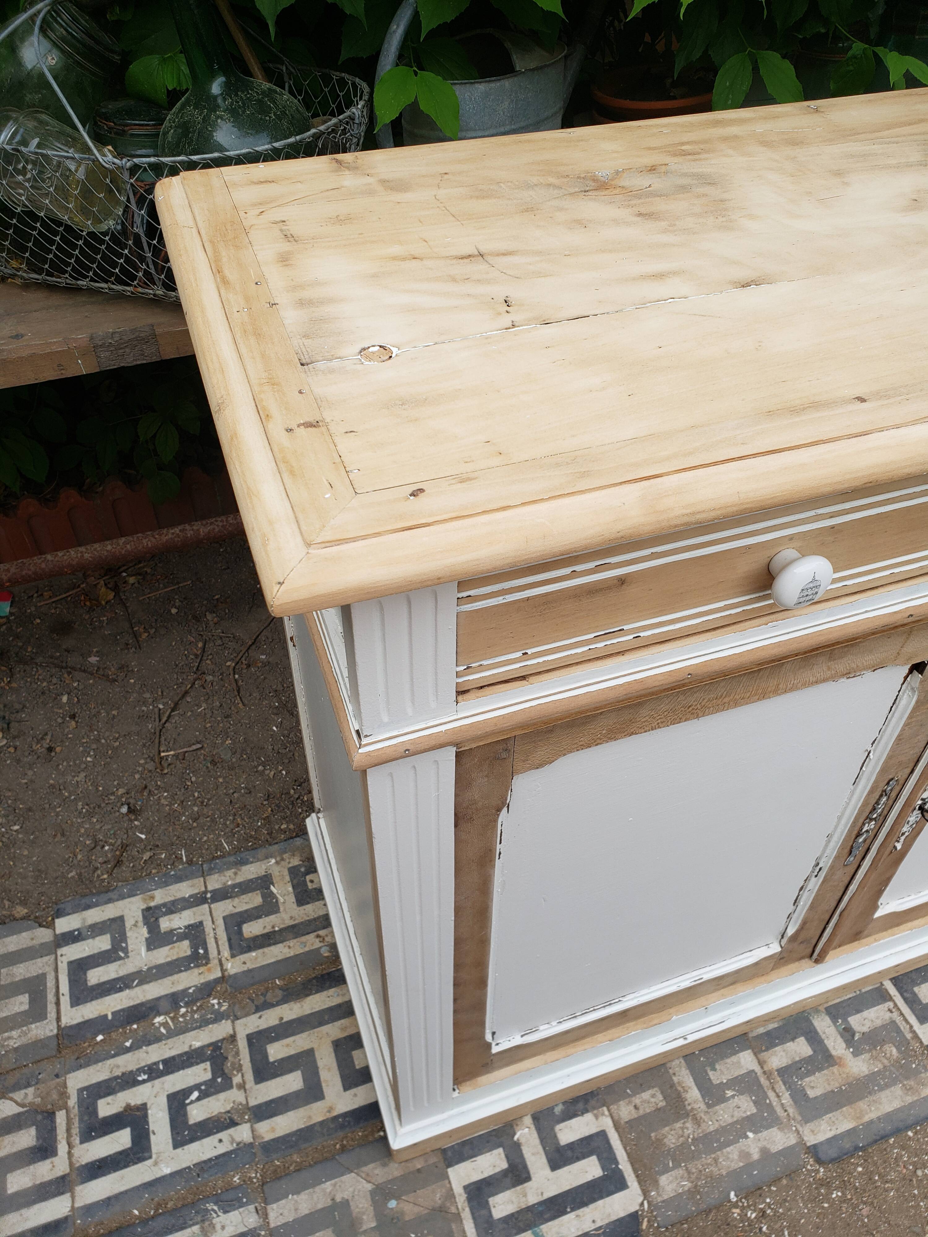Parisian white buffet and wood Thuileries