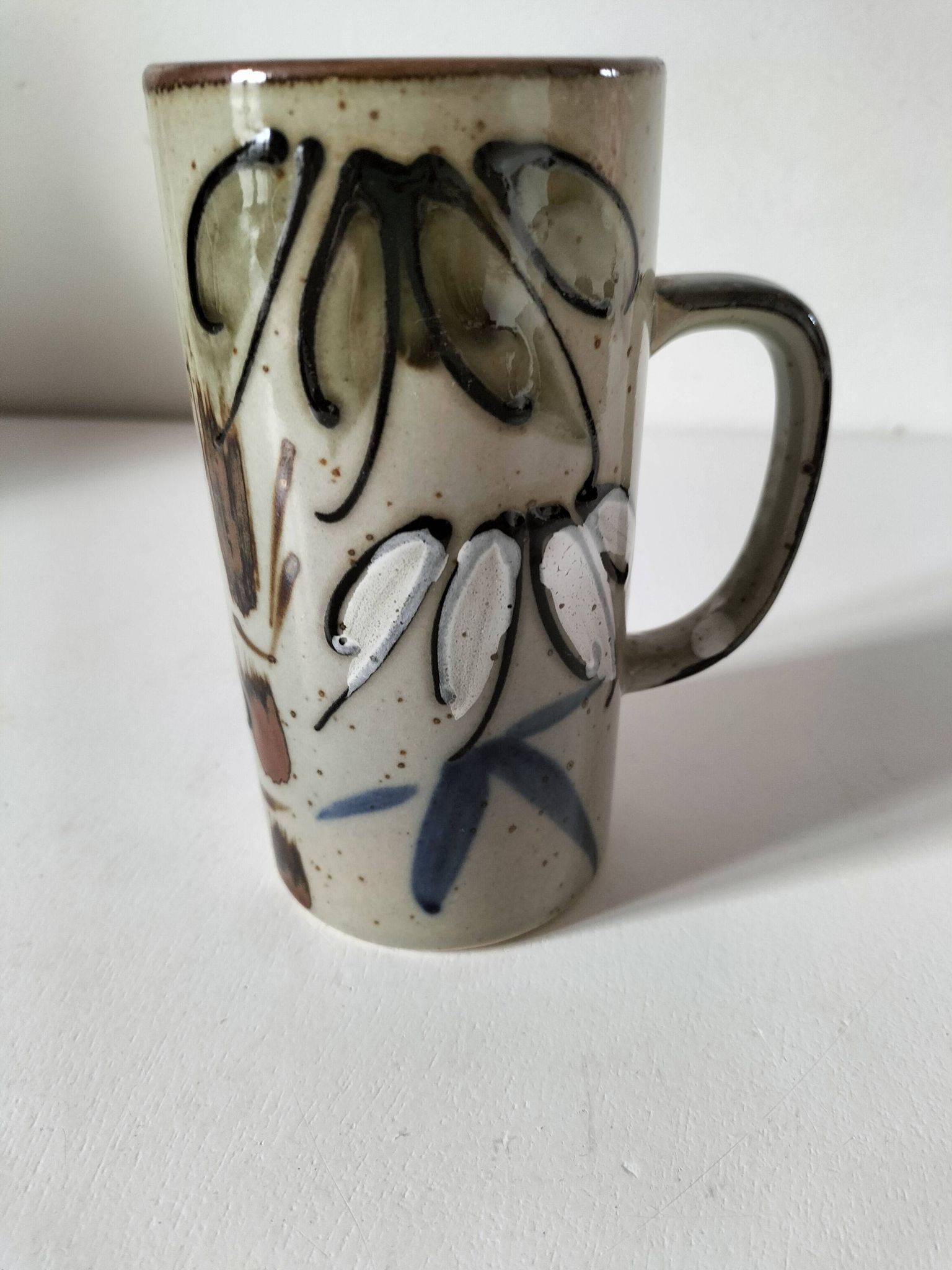 Mug en grès émaillé décor libre, travail de potier vintage