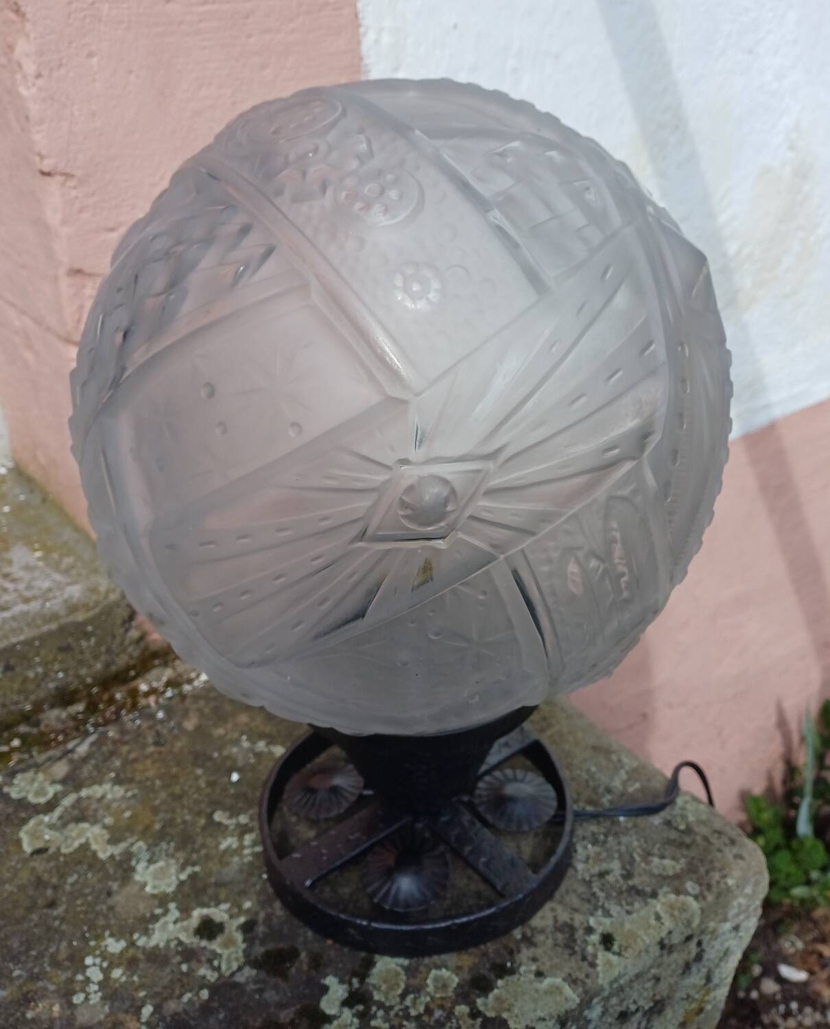 Art Deco ball lamp, pressed moulded glass, signed Muller.