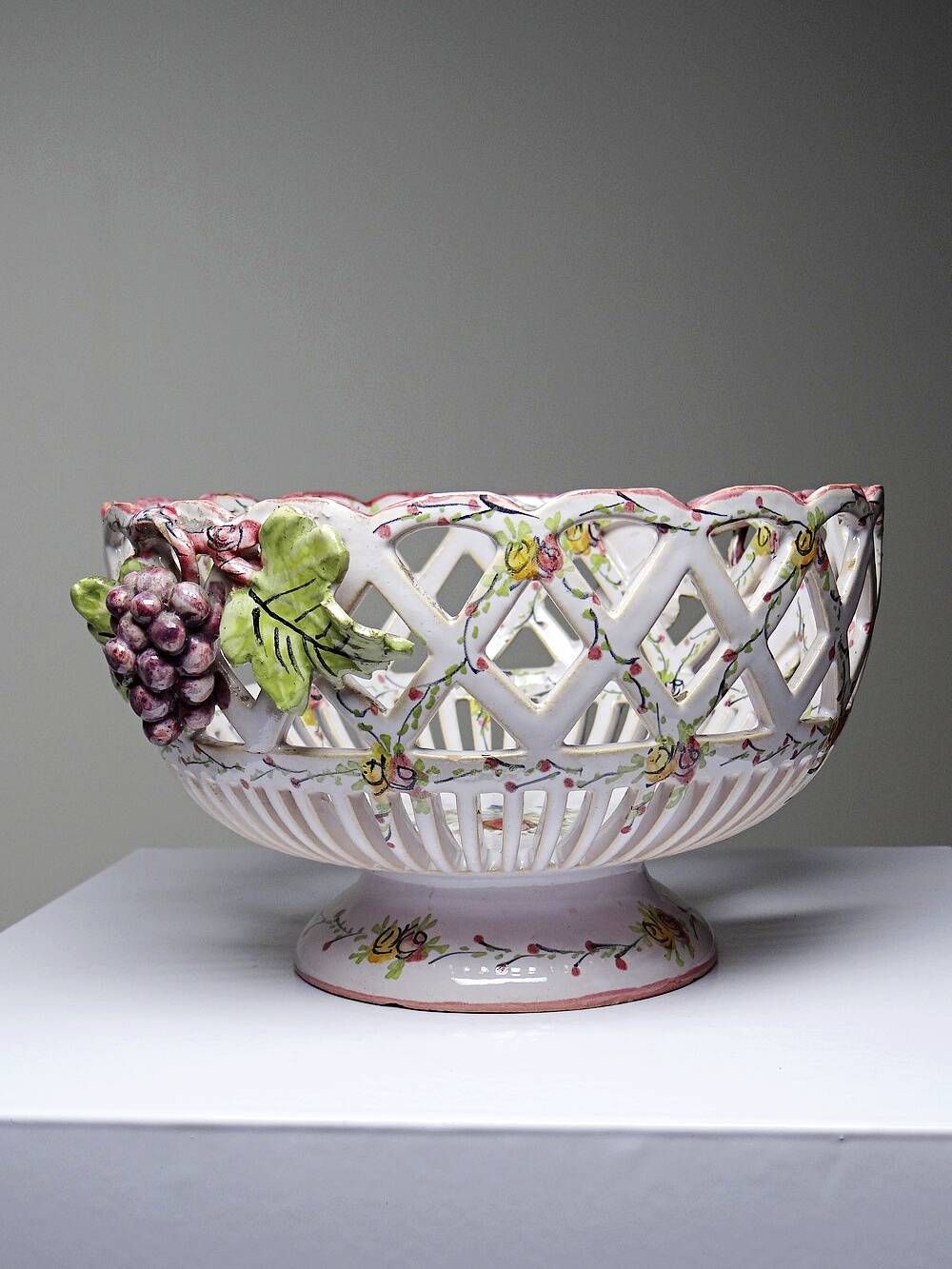 Openwork bowl in painted earthenware, Émile Tessier Le Croisic, 30-50's accident