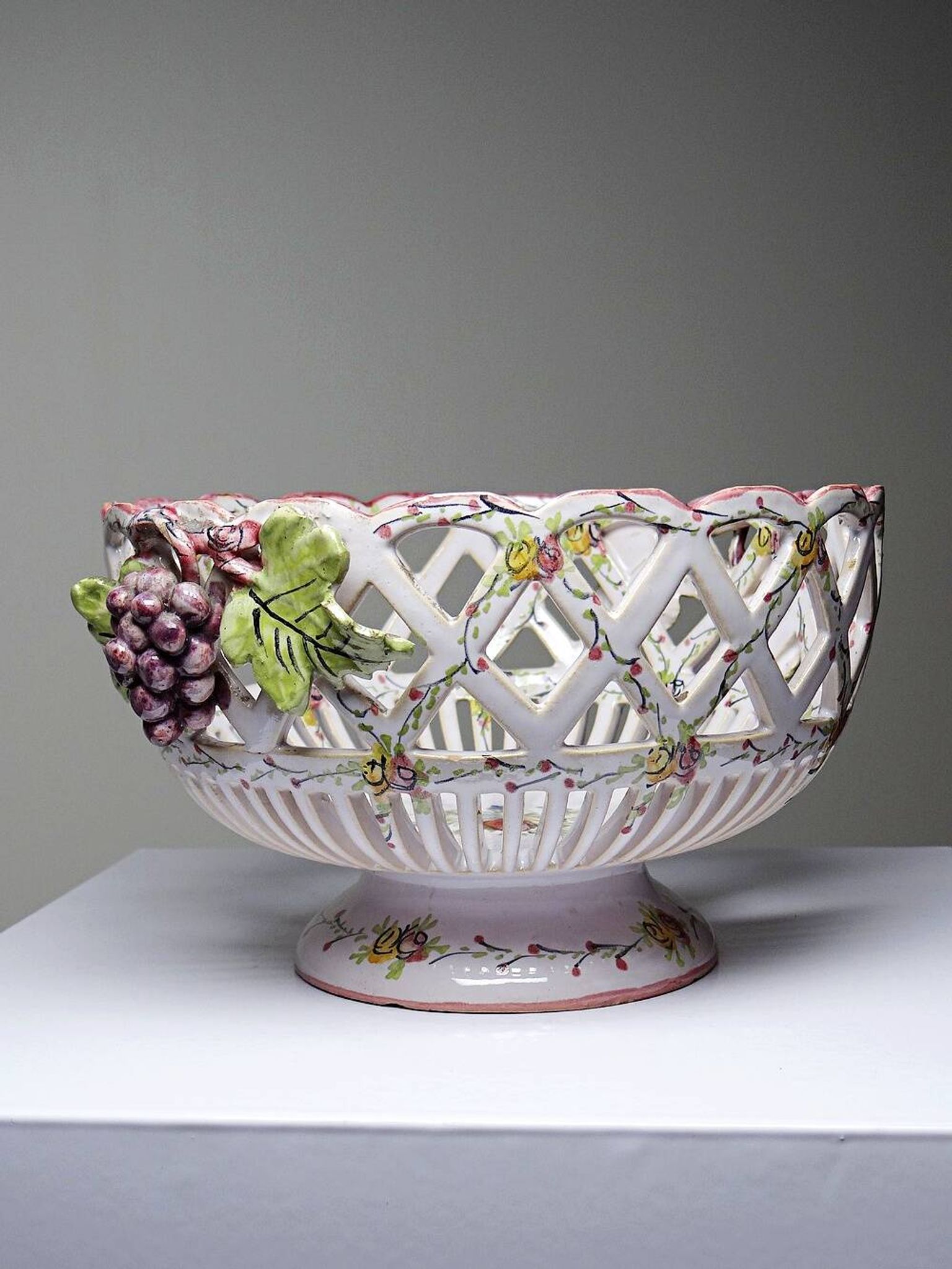 Openwork bowl in painted earthenware, Émile Tessier Le Croisic, 30-50's accident