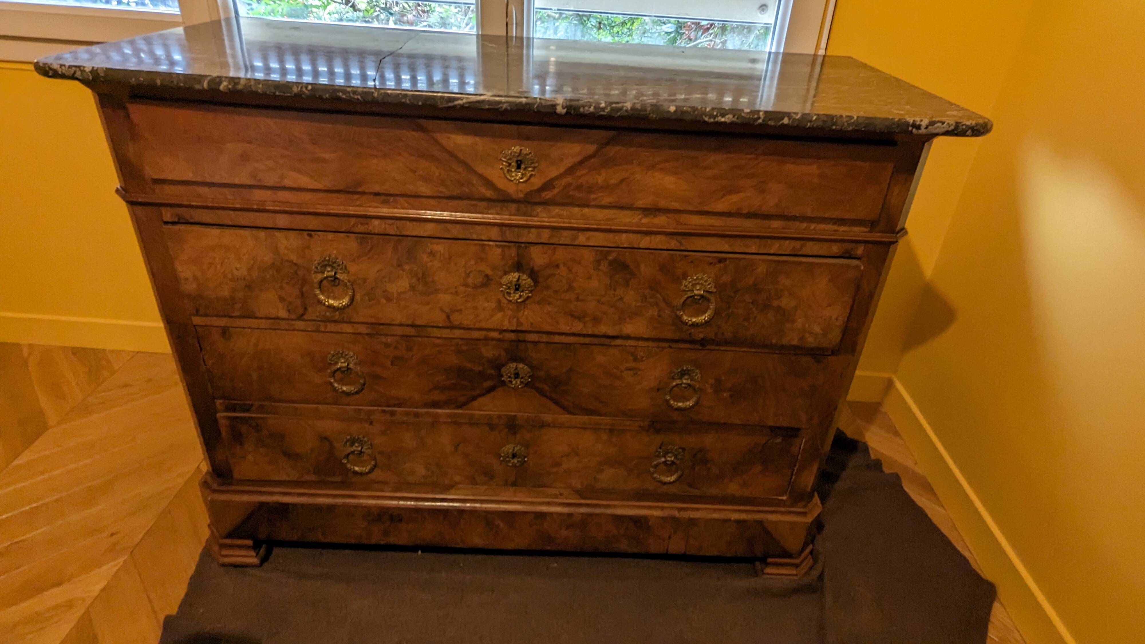 Commode style Louis Philippe