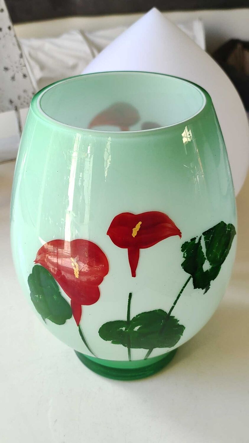 Vase in opaline crystal, red arum flowers. Vintage
