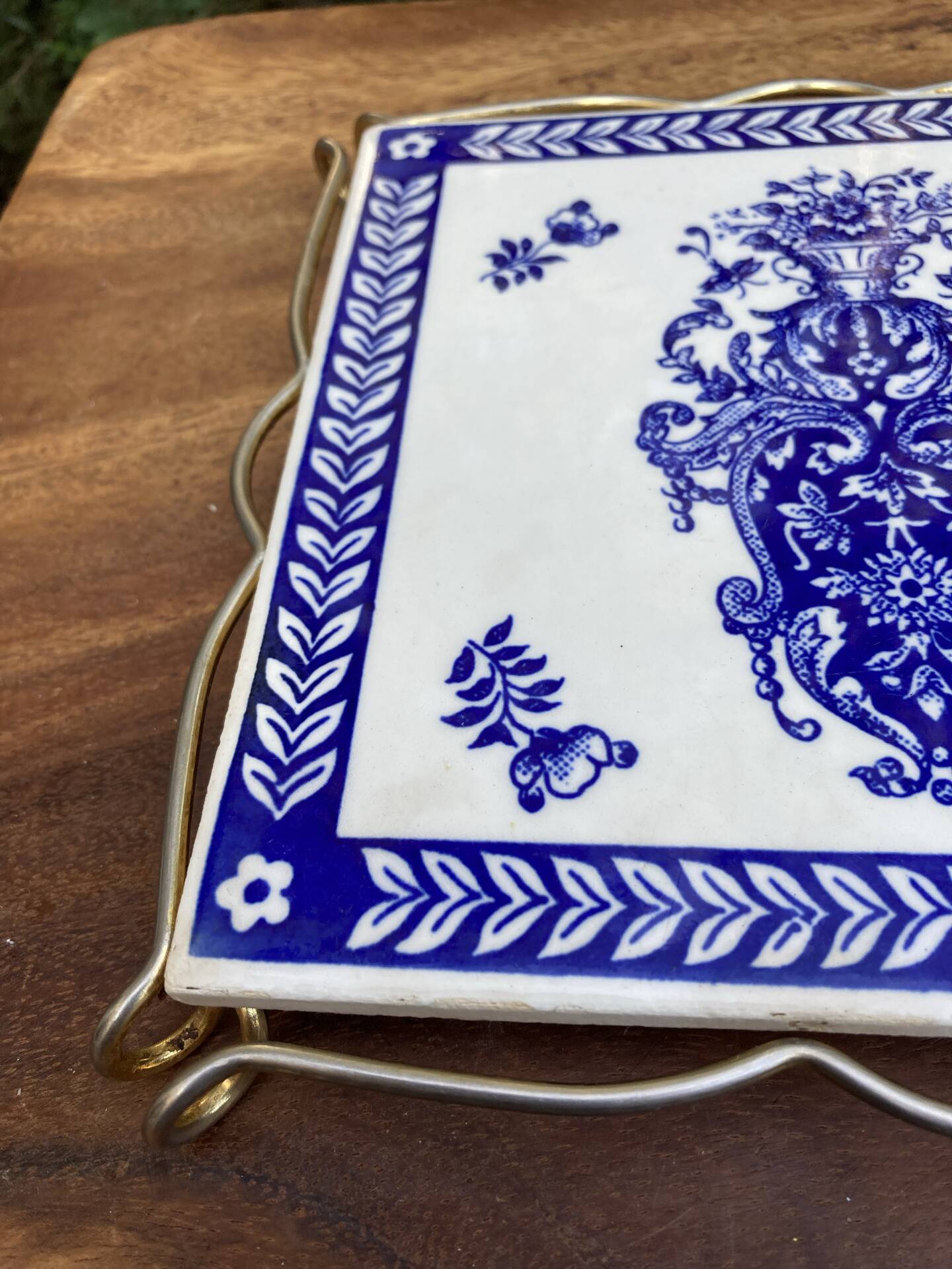 Vintage chic Gien earthenware trivet