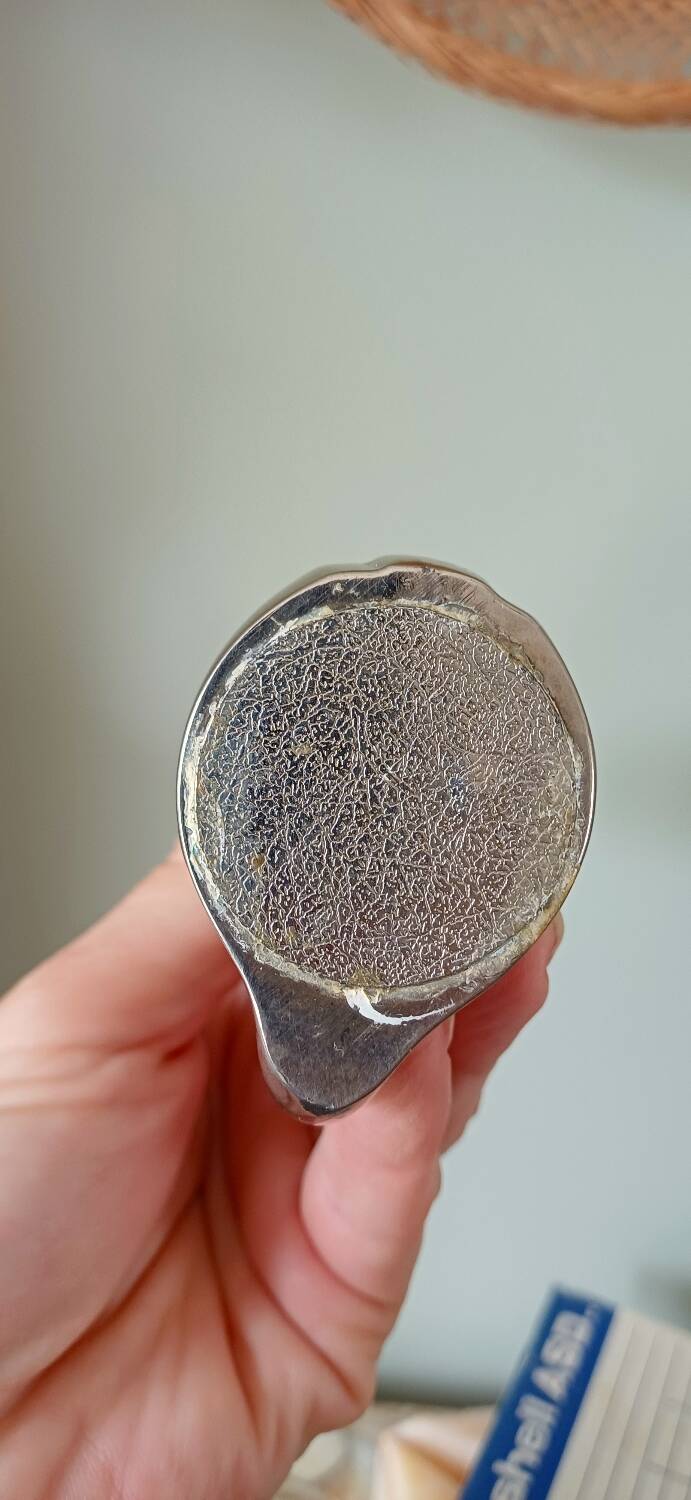 Metal swan soliflore vase