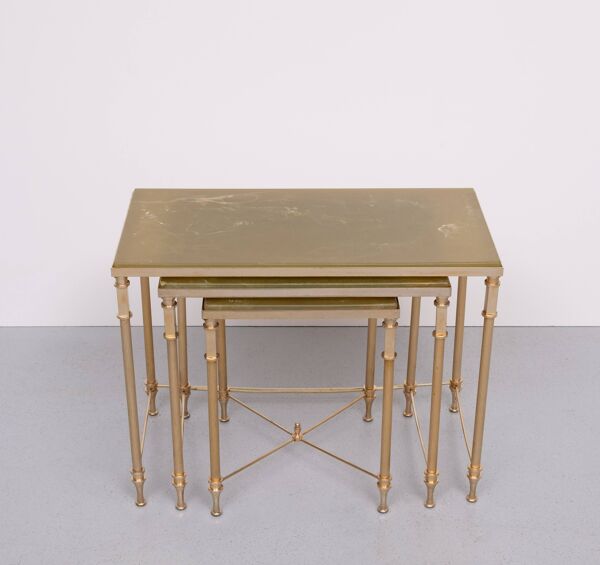 Tables gigognes en laiton de style Hollywood Regency Maison Jansen France