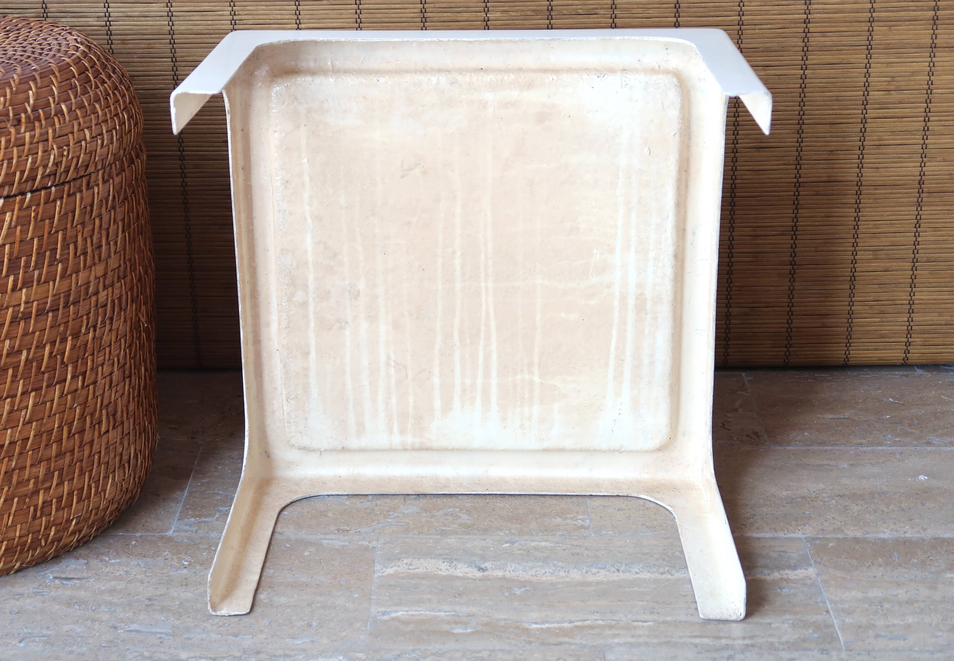 Table basse Prisunic en fibre de verre blanche, années 70