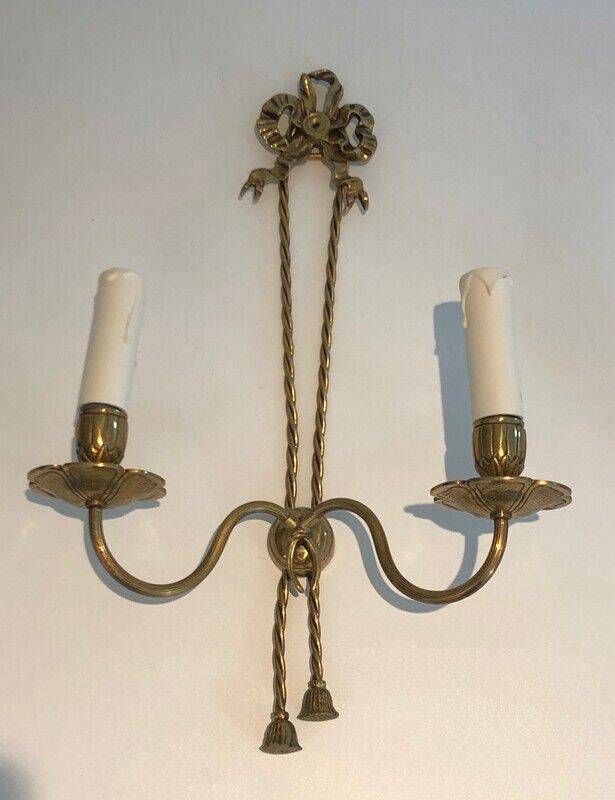 Paire d'appliques en bronze de style Louis XVI