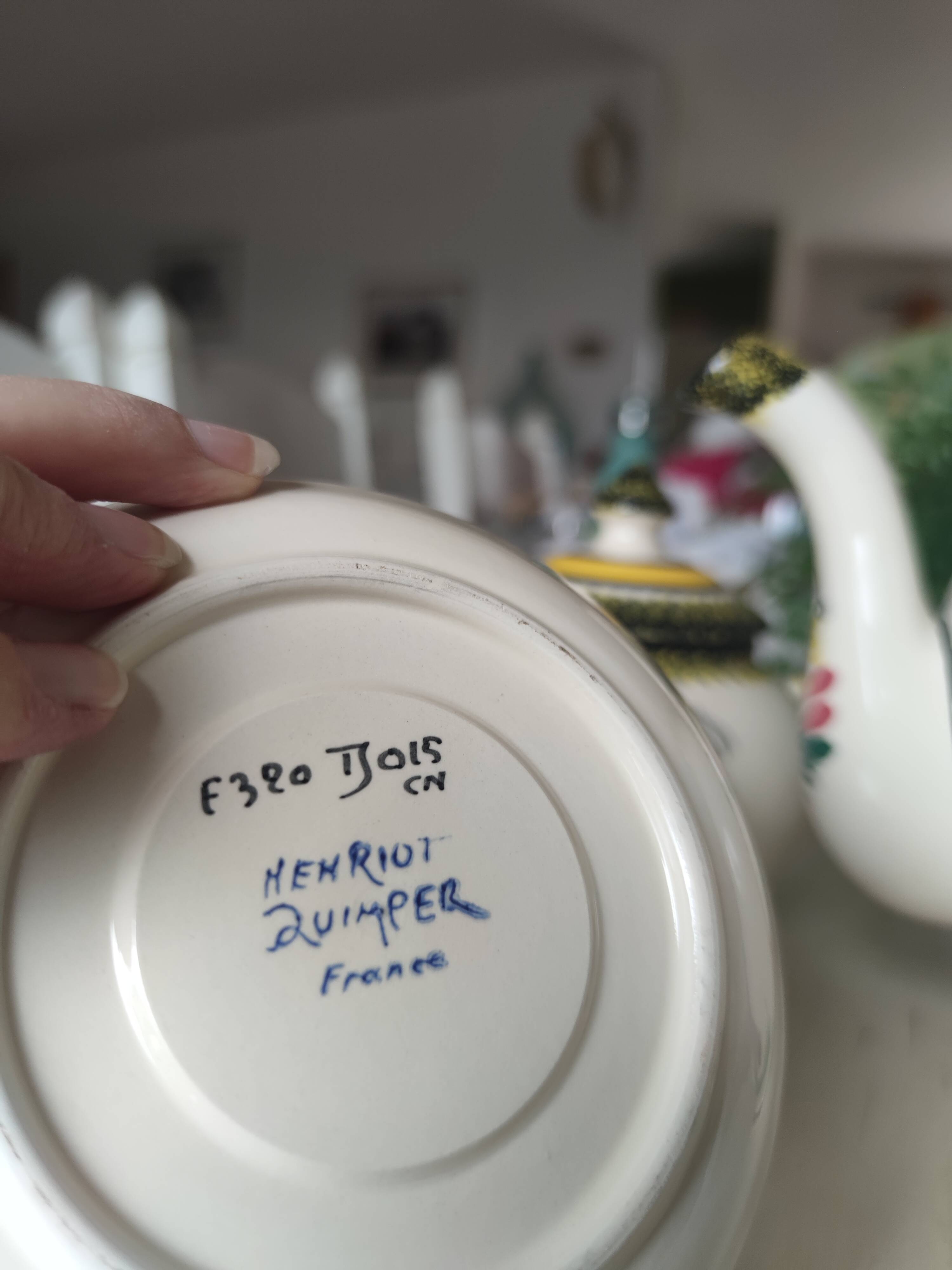 Henriot Quimper coffee service 8 cups/saucers, coffee pot, sugar bowl, jug.