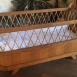 Cot design vintage Bohemian and Scandinavian feet compass