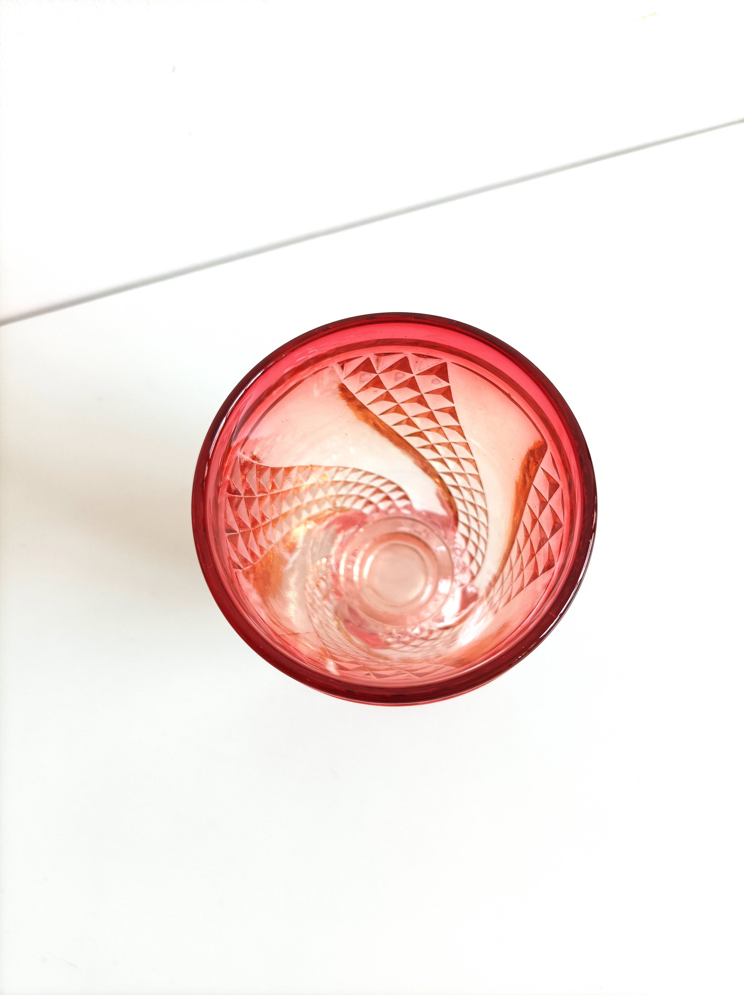 Paire de verres Baccarat anciens rouge rose dégradé