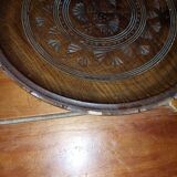 Lot de 2 plateaux en bois ronds sculptés vintage