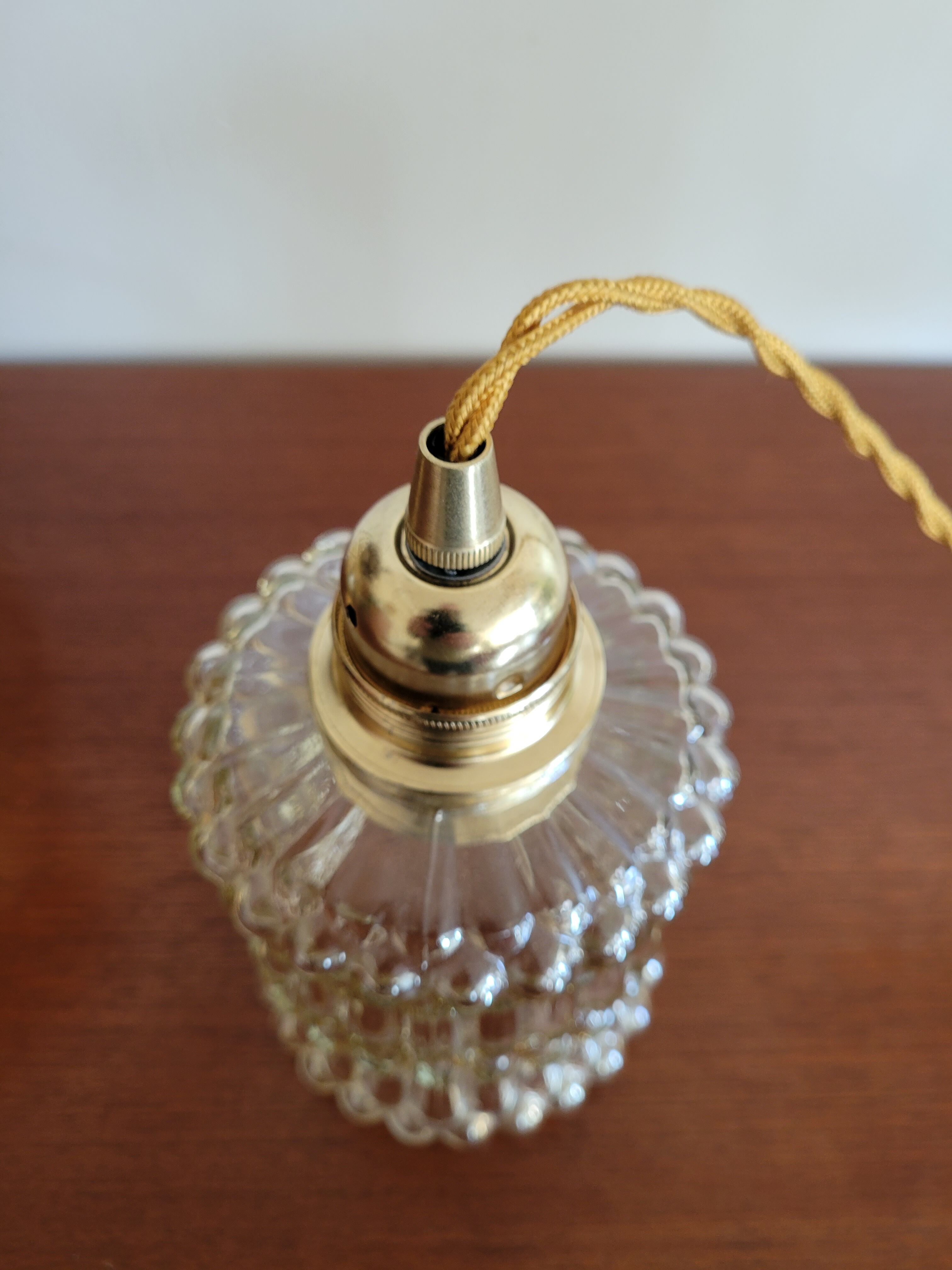 Moulded glass walking lamp