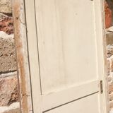 Closet door or reserve and its frame